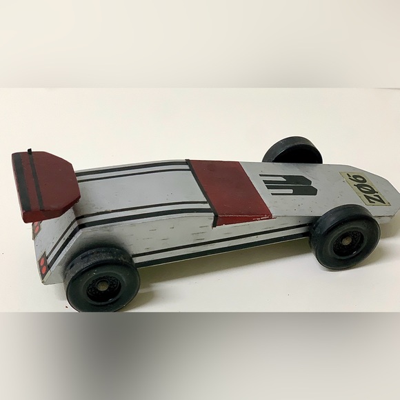 1985 Vintage Hand Crafted Homemade Pinewood Derby Race Car - Picture 6 of 11